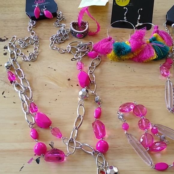 Paparazzi Fringe & Pink Lot - Picture 4 of 4